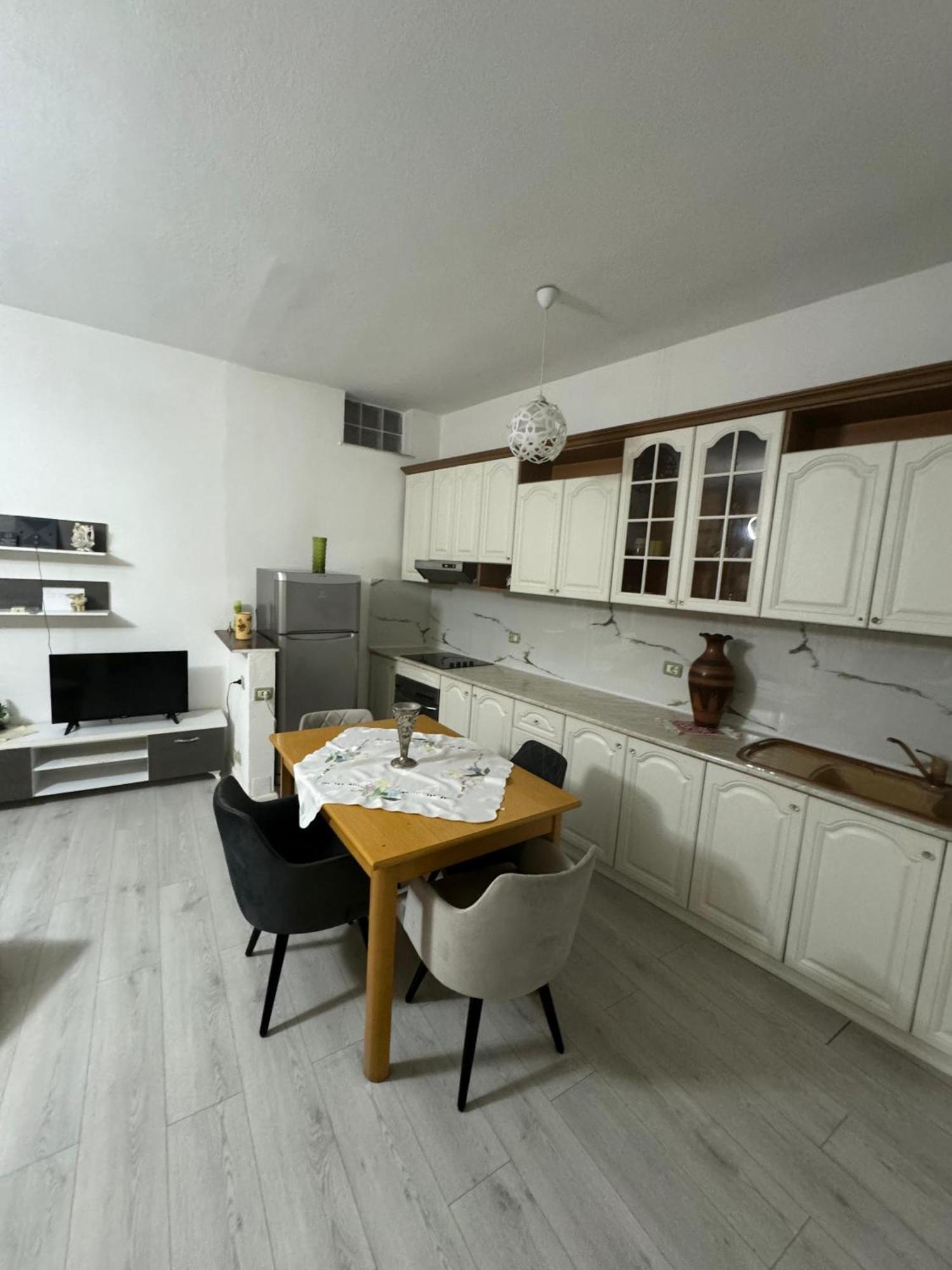 Center Of Tirana Apartment Exteriör bild